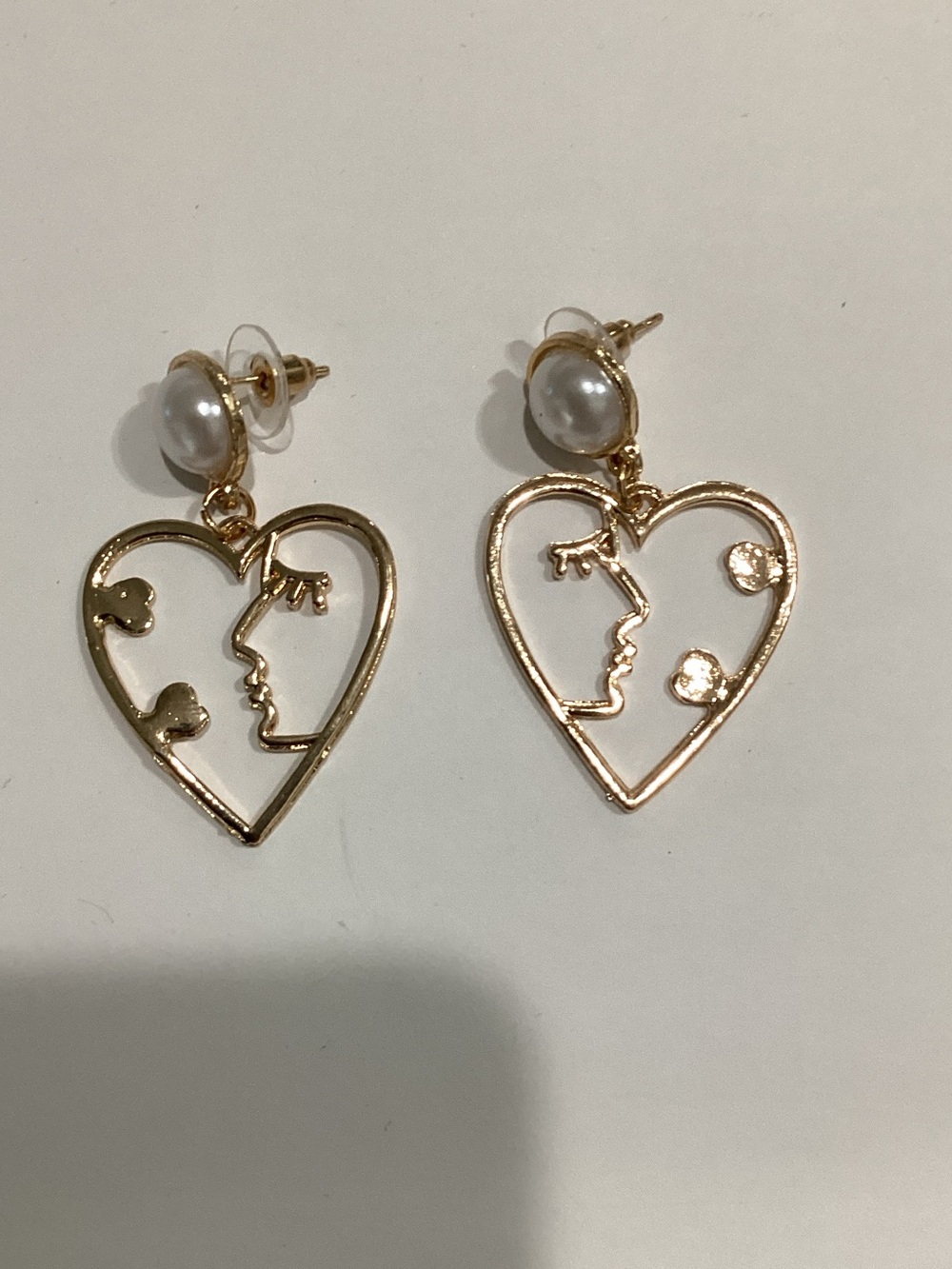 Fashion Jewelry Gold Heart Face Outline Earrings with Pearl‎ Tops